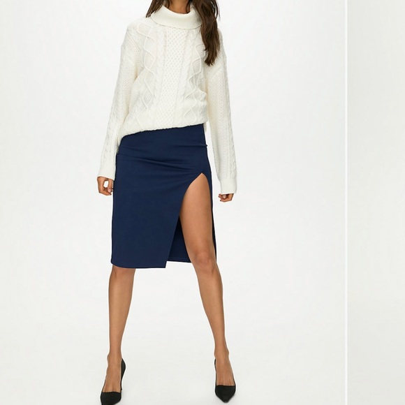 Aritzia Babaton (NWOT) Slit Skirt in Navy - Size 4 - Picture 1 of 8